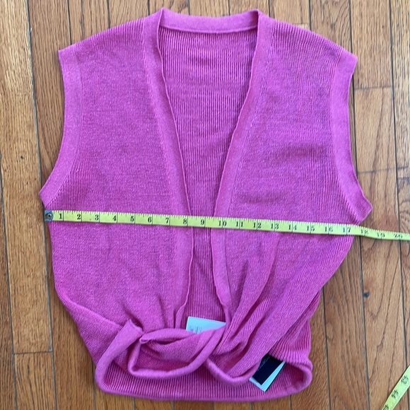 New with tags. Jacquemus sleeveless sweater top. Size 44. - Picture 6 of 7